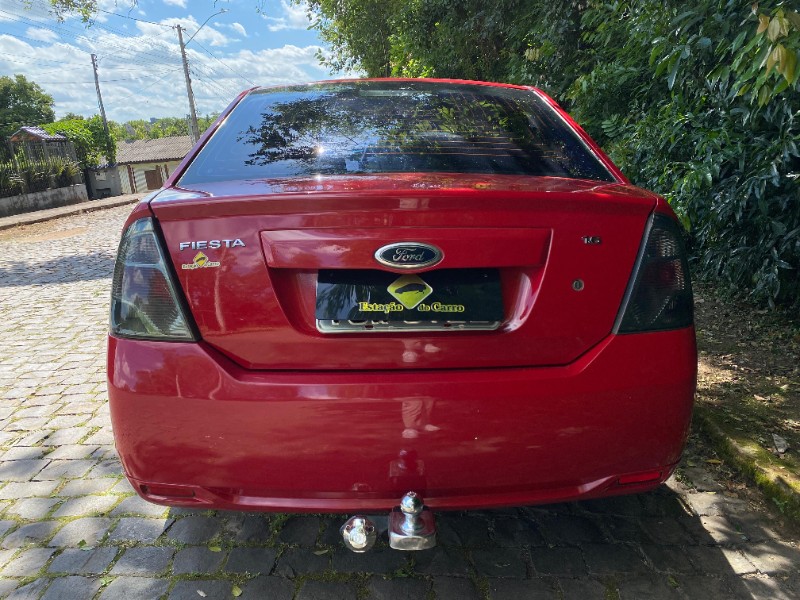 FORD FIESTA SEDAN 1.6 2012/2012 ESTAÇÃO DO CARRO ESTRELA / Carros no Vale