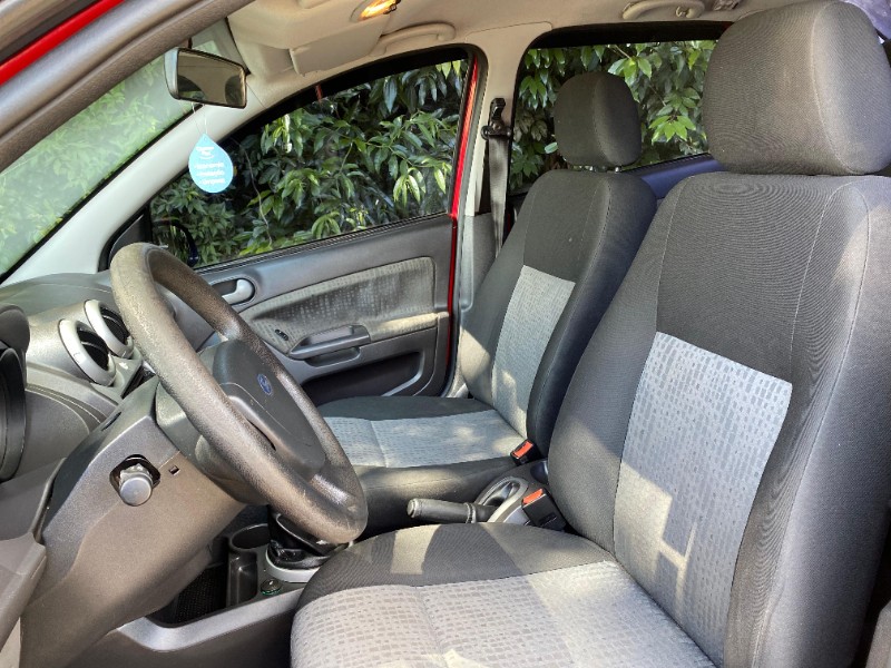 FORD FIESTA SEDAN 1.6 2012/2012 ESTAÇÃO DO CARRO ESTRELA / Carros no Vale