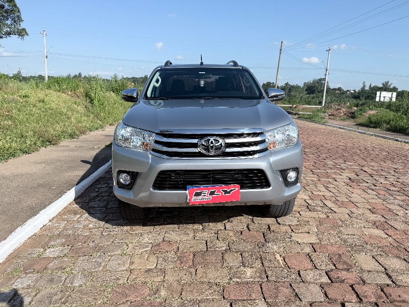 TOYOTA HILUX 2.7 SRV 4X2 CD 16V FLEX 4P AUTOMÁTICO 2018/2018 ELY AUTOMÓVEIS LAJEADO / Carros no Vale TOYOTA HILUX 2.7 SRV 4X2 CD 16V FLEX 4P AUTOMÁTICO 2018/2018 ELY AUTOMÓVEIS LAJEADO / Carros no Vale