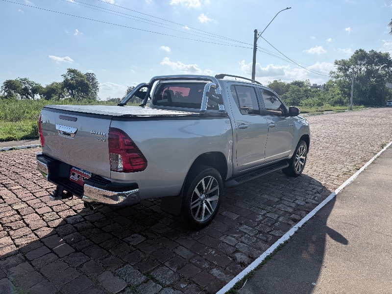 TOYOTA HILUX 2.7 SRV 4X2 CD 16V FLEX 4P AUTOMÁTICO 2018/2018 ELY AUTOMÓVEIS LAJEADO / Carros no Vale TOYOTA HILUX 2.7 SRV 4X2 CD 16V FLEX 4P AUTOMÁTICO 2018/2018 ELY AUTOMÓVEIS LAJEADO / Carros no Vale