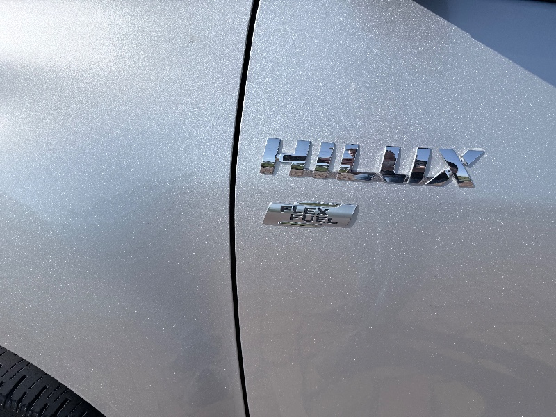 TOYOTA HILUX 2.7 SRV 4X2 CD 16V FLEX 4P AUTOMÁTICO 2018/2018 ELY AUTOMÓVEIS LAJEADO / Carros no Vale TOYOTA HILUX 2.7 SRV 4X2 CD 16V FLEX 4P AUTOMÁTICO 2018/2018 ELY AUTOMÓVEIS LAJEADO / Carros no Vale
