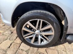 TOYOTA HILUX 2.7 SRV 4X2 CD 16V FLEX 4P AUTOMÁTICO 2018/2018 ELY AUTOMÓVEIS LAJEADO / Carros no Vale