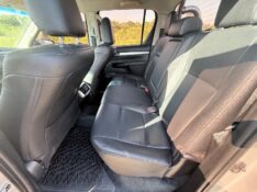 TOYOTA HILUX 2.7 SRV 4X2 CD 16V FLEX 4P AUTOMÁTICO 2018/2018 ELY AUTOMÓVEIS LAJEADO / Carros no Vale