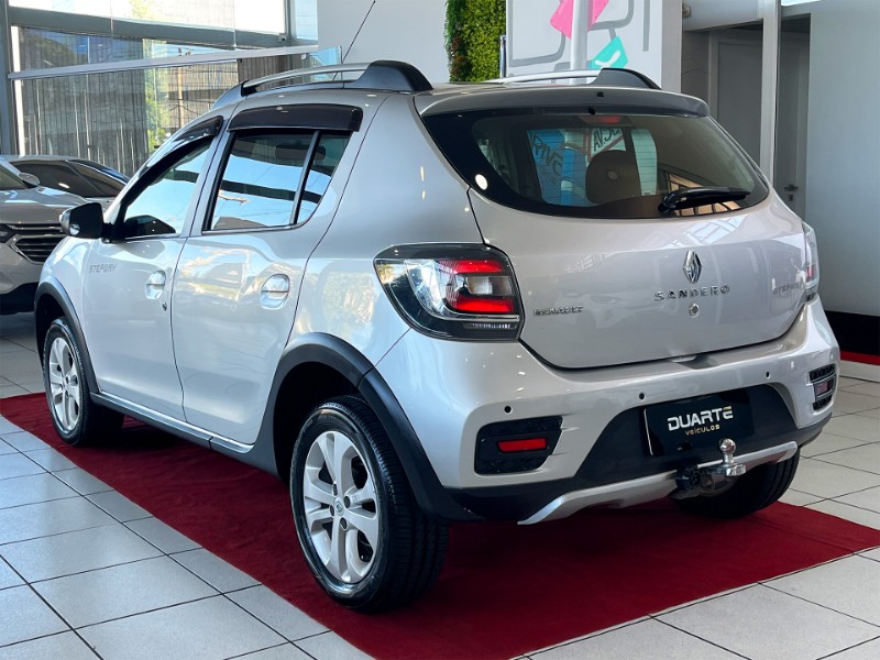 RENAULT SANDERO 1.6 STEPWAY 16V 2019/2020 DUARTE VEÍCULOS PORTO ALEGRE / Carros no Vale