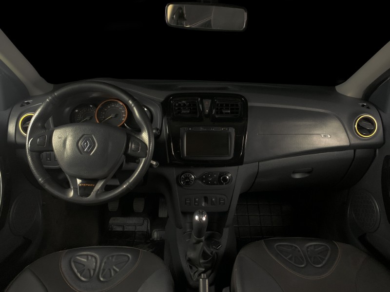 RENAULT SANDERO 1.6 STEPWAY 16V 2019/2020 DUARTE VEÍCULOS PORTO ALEGRE / Carros no Vale