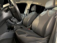 RENAULT SANDERO 1.6 STEPWAY 16V 2019/2020 DUARTE VEÍCULOS PORTO ALEGRE / Carros no Vale