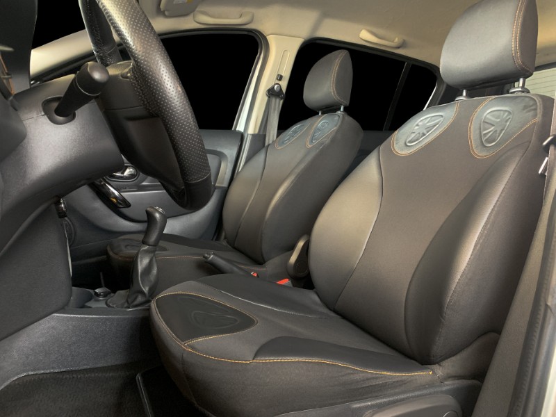 RENAULT SANDERO 1.6 STEPWAY 16V 2019/2020 DUARTE VEÍCULOS PORTO ALEGRE / Carros no Vale