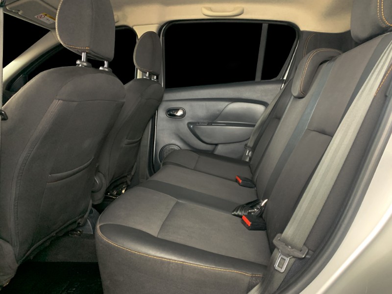 RENAULT SANDERO 1.6 STEPWAY 16V 2019/2020 DUARTE VEÍCULOS PORTO ALEGRE / Carros no Vale