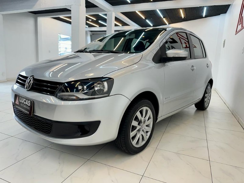 VOLKSWAGEN FOX I-TREND 1.0 8V 2013/2013 LUCAS AUTOMÓVEIS BOM RETIRO DO SUL / Carros no Vale