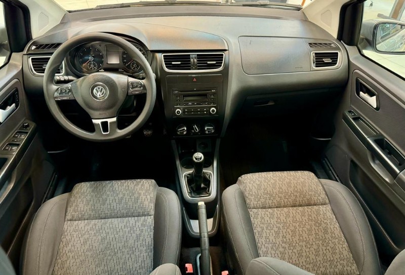 VOLKSWAGEN FOX I-TREND 1.0 8V 2013/2013 LUCAS AUTOMÓVEIS BOM RETIRO DO SUL / Carros no Vale
