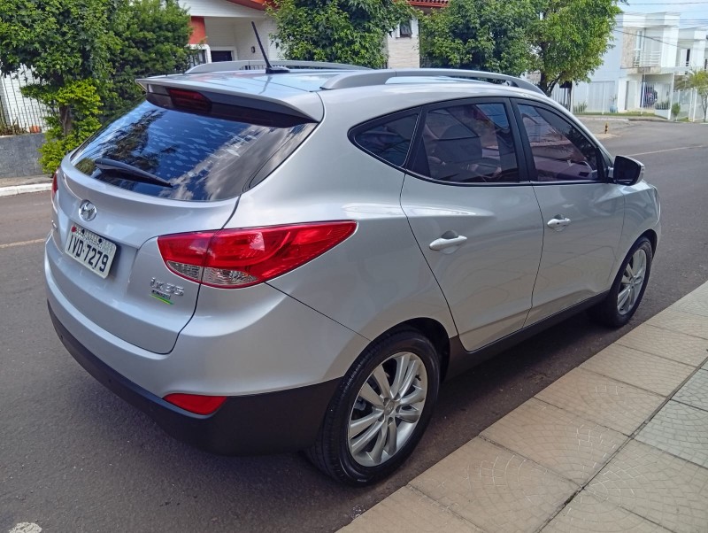 HYUNDAI IX 35 2.0 2013/2014 ALTERNATIVA VEÍCULOS LAJEADO / Carros no Vale