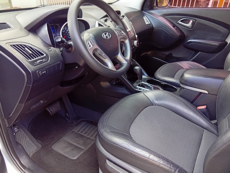 HYUNDAI IX 35 2.0 2013/2014 ALTERNATIVA VEÍCULOS LAJEADO / Carros no Vale