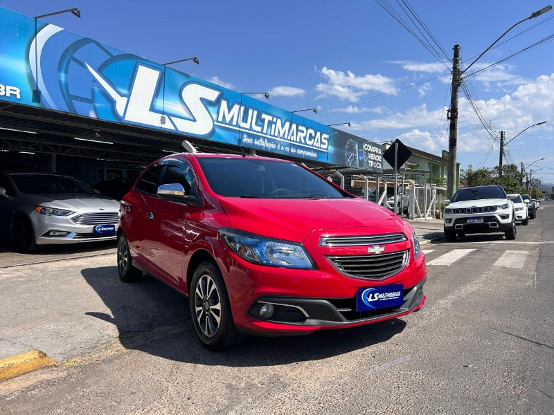 CHEVROLET ONIX HATCH LTZ 1.4 8V FLEXPOWER 5P MEC. 2013/2013 LS MULTIMARCAS VENÂNCIO AIRES / Carros no Vale