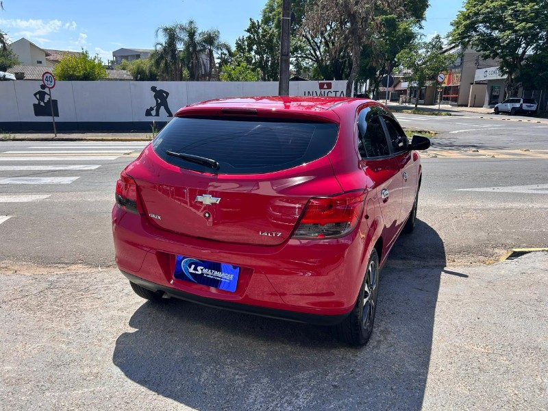 CHEVROLET ONIX HATCH LTZ 1.4 8V FLEXPOWER 5P MEC. 2013/2013 LS MULTIMARCAS VENÂNCIO AIRES / Carros no Vale