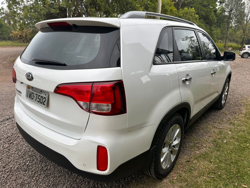 KIA SORENTO EX2 2.4 /2015 MENEGHINI VEÍCULOS ARROIO DO MEIO / Carros no Vale KIA SORENTO EX2 2.4 /2015 MENEGHINI VEÍCULOS ARROIO DO MEIO / Carros no Vale