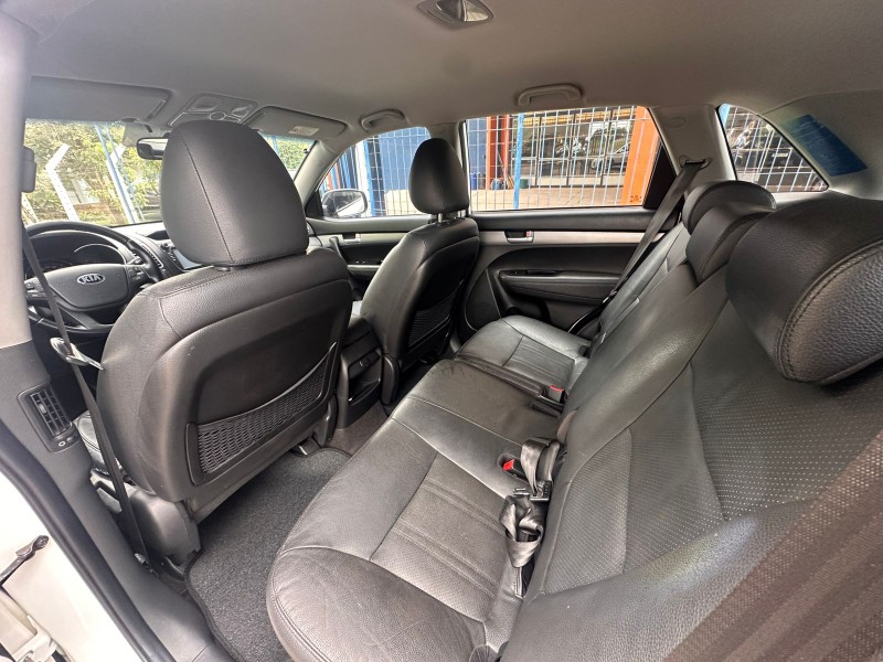 KIA SORENTO EX2 2.4 /2015 MENEGHINI VEÍCULOS ARROIO DO MEIO / Carros no Vale KIA SORENTO EX2 2.4 /2015 MENEGHINI VEÍCULOS ARROIO DO MEIO / Carros no Vale