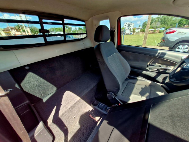 VOLKSWAGEN SAVEIRO 1.6 CE 2013/2014 CRUZEIRO MULTIMARCAS CRUZEIRO DO SUL / Carros no Vale