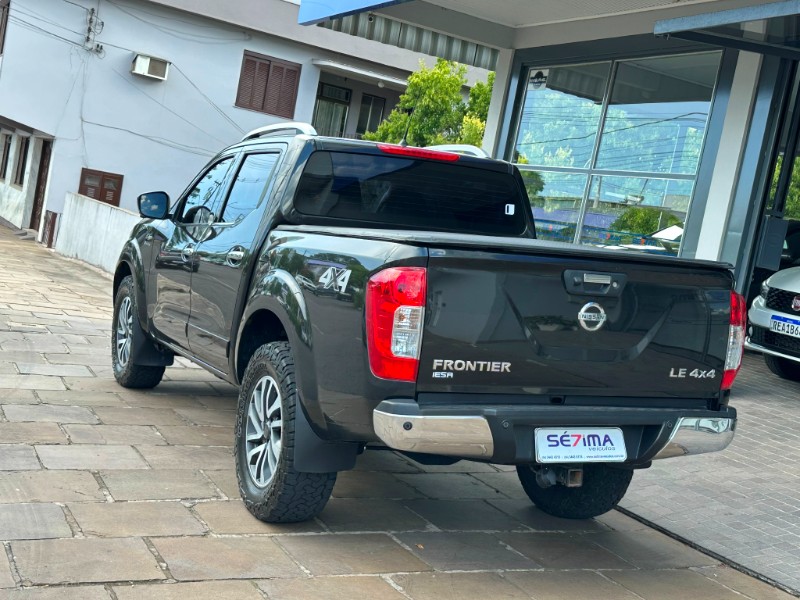 NISSAN FRONTIER LE 2.3 BI-TURBO 4X4 AT 2021/2022 SÉTIMA VEÍCULOS GUAPORÉ / Carros no Vale