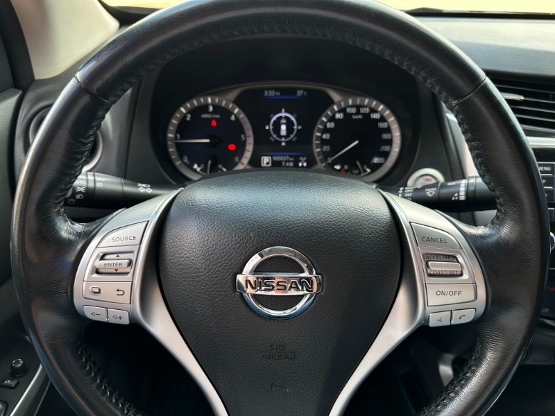 NISSAN FRONTIER LE 2.3 BI-TURBO 4X4 AT 2021/2022 SÉTIMA VEÍCULOS GUAPORÉ / Carros no Vale