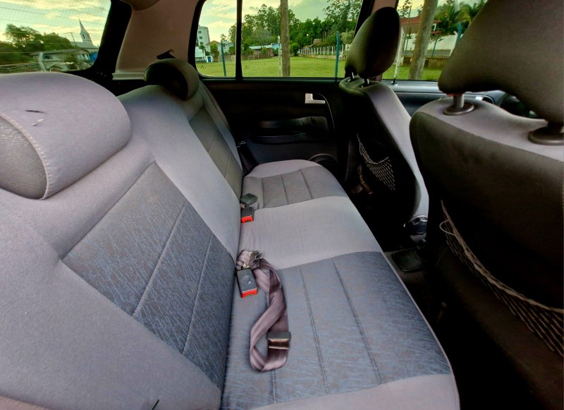 VOLKSWAGEN CROSSFOX 1.6 2006/2006 CRUZEIRO MULTIMARCAS CRUZEIRO DO SUL / Carros no Vale