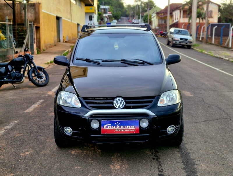 VOLKSWAGEN CROSSFOX 1.6 2006/2006 CRUZEIRO MULTIMARCAS CRUZEIRO DO SUL / Carros no Vale