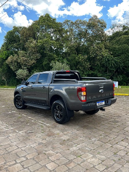 FORD RANGER STORM 4X4 CABINE DUPLA 3.2 20V 2022/2023 BOSCO AUTOMÓVEIS GUAPORÉ / Carros no Vale