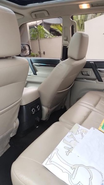 MITSUBISHI PAJERO FULL PAJERO HPE FULL 3.2 4X4 T.I.DIES 5P AUT 2013/2014 PREMIUM AUTOMÓVEIS ARROIO DO MEIO / Carros no Vale