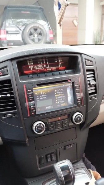 MITSUBISHI PAJERO FULL PAJERO HPE FULL 3.2 4X4 T.I.DIES 5P AUT 2013/2014 PREMIUM AUTOMÓVEIS ARROIO DO MEIO / Carros no Vale