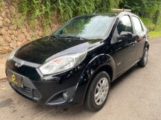 FORD FIESTA SEDAN 1.6 2012/2013 ESTAÇÃO DO CARRO ESTRELA / Carros no Vale