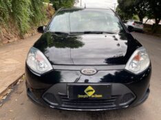 FORD FIESTA SEDAN 1.6 2012/2013 ESTAÇÃO DO CARRO ESTRELA / Carros no Vale