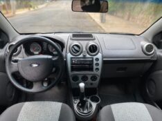 FORD FIESTA SEDAN 1.6 2012/2013 ESTAÇÃO DO CARRO ESTRELA / Carros no Vale