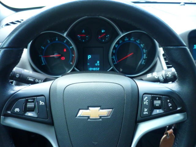 CHEVROLET CRUZE HB SPORT LT 1.8 16V FLEXP. 5P AUT 2015/2015 PREMIUM AUTOMÓVEIS ARROIO DO MEIO / Carros no Vale