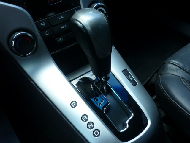 CHEVROLET CRUZE HB SPORT LT 1.8 16V FLEXP. 5P AUT 2015/2015 PREMIUM AUTOMÓVEIS ARROIO DO MEIO / Carros no Vale