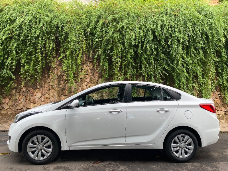 HYUNDAI HB20S COMFORT PLUS 1.0 2017/2018 ESTAÇÃO DO CARRO ESTRELA / Carros no Vale