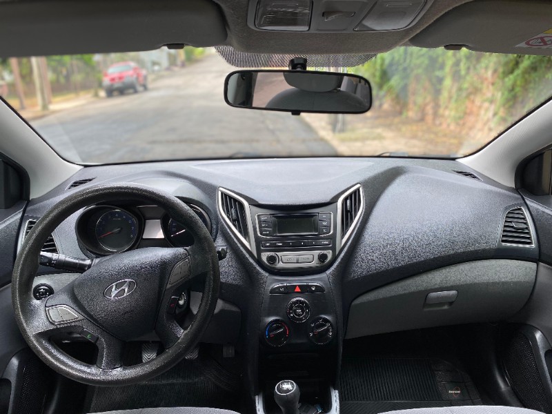 HYUNDAI HB20S COMFORT PLUS 1.0 2017/2018 ESTAÇÃO DO CARRO ESTRELA / Carros no Vale