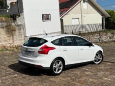 FORD FOCUS 2.0 SE PLUS 16V FLEX 4P AUTOMÁTICO 2014/2015 BOSCO AUTOMÓVEIS GUAPORÉ / Carros no Vale