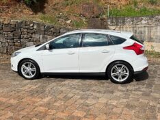 FORD FOCUS 2.0 SE PLUS 16V FLEX 4P AUTOMÁTICO 2014/2015 BOSCO AUTOMÓVEIS GUAPORÉ / Carros no Vale
