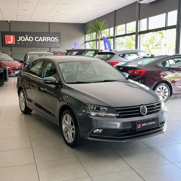 VOLKSWAGEN JETTA 2.0 TSI HIGHLINE 2017/2017 JOÃO CARROS MULTIMARCAS GUAPORÉ / Carros no Vale