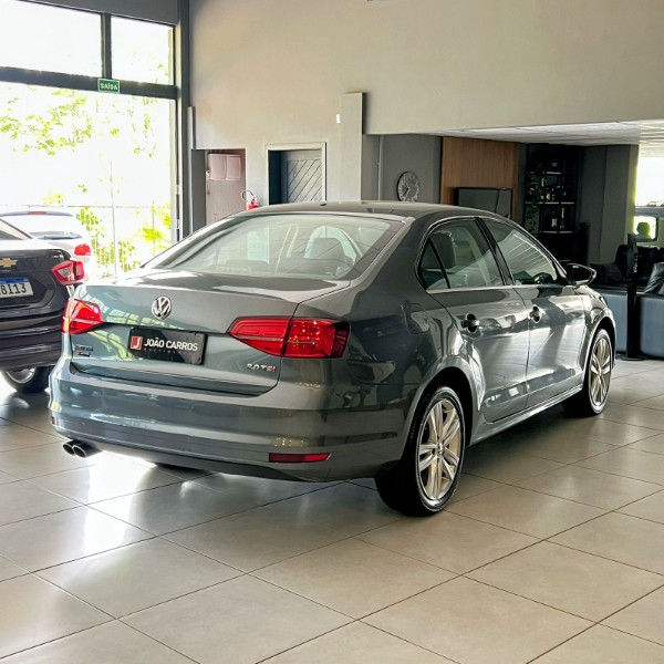 VOLKSWAGEN JETTA 2.0 TSI HIGHLINE 2017/2017 JOÃO CARROS MULTIMARCAS GUAPORÉ / Carros no Vale