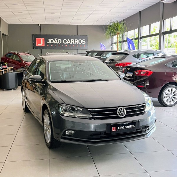 VOLKSWAGEN JETTA 2.0 TSI HIGHLINE 2017/2017 JOÃO CARROS MULTIMARCAS GUAPORÉ / Carros no Vale