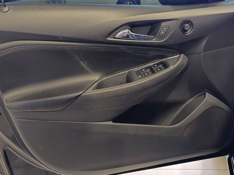 Chevrolet Chev Cruze Lt Nb 2017/2017 SIM VEÍCULOS PORTO ALEGRE / Carros no Vale