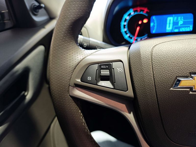 Chevrolet Cobalt 1.8 Lt 2013/2014 SIM VEÍCULOS PORTO ALEGRE / Carros no Vale