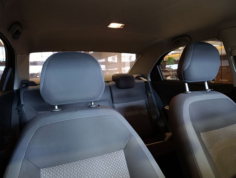 Chevrolet Cobalt 1.8 Lt 2013/2014 SIM VEÍCULOS PORTO ALEGRE / Carros no Vale