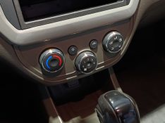 Chevrolet Cobalt 1.8 Lt 2013/2014 SIM VEÍCULOS PORTO ALEGRE / Carros no Vale