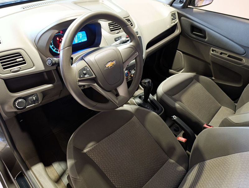 Chevrolet Cobalt 1.8 Lt 2013/2014 SIM VEÍCULOS PORTO ALEGRE / Carros no Vale