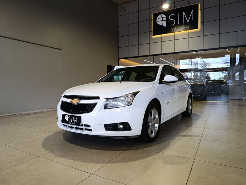 Chevrolet Cruze Lt 1.8 16v Mec. 2013/2014 SIM VEÍCULOS PORTO ALEGRE / Carros no Vale
