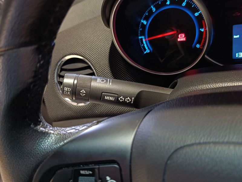 Chevrolet Cruze Lt 1.8 16v Mec. 2013/2014 SIM VEÍCULOS PORTO ALEGRE / Carros no Vale