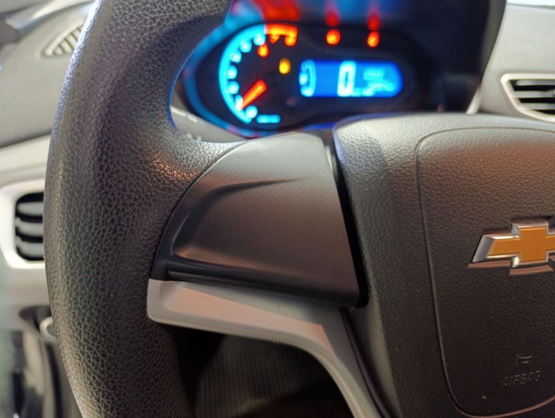 Chevrolet Onix 1.4 Lt 2017/2018 SIM VEÍCULOS PORTO ALEGRE / Carros no Vale