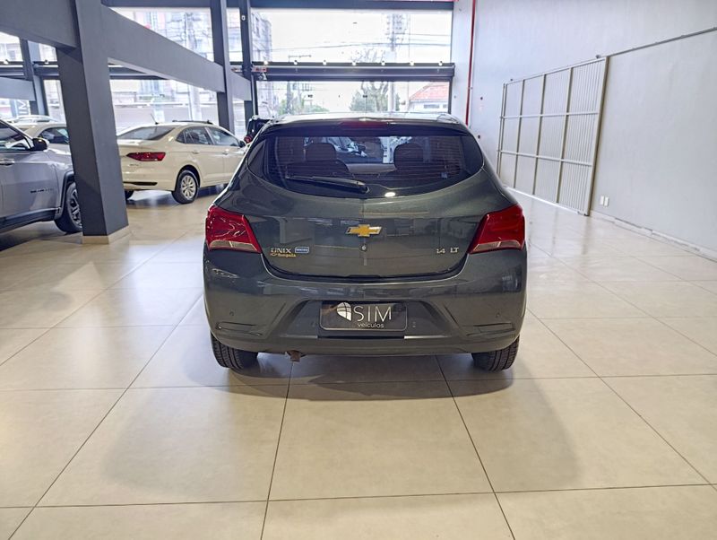 Chevrolet Onix 1.4 Lt 2017/2018 SIM VEÍCULOS PORTO ALEGRE / Carros no Vale