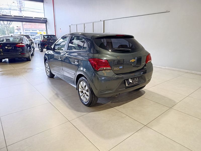Chevrolet Onix 1.4 Lt 2017/2018 SIM VEÍCULOS PORTO ALEGRE / Carros no Vale